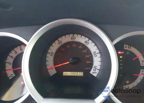 2014 Toyota Tacoma Base V6 z USA, uszkodzony, nr VIN 3TMLU4EN4EM160190